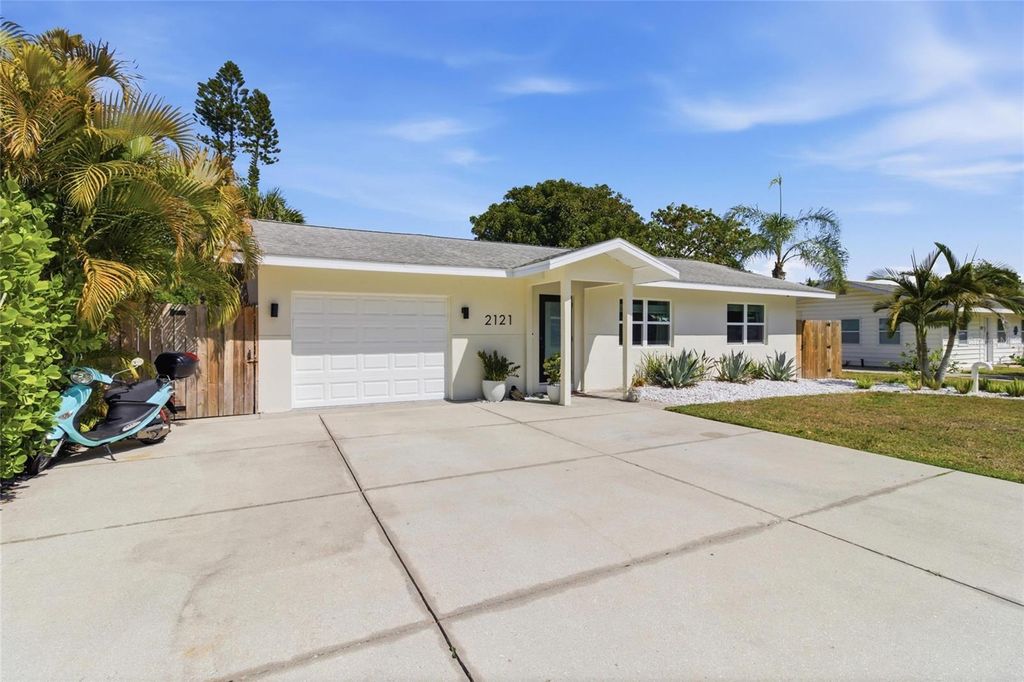 Photo of 2121 Palm Terrace, Sarasota, FL 34231 (MLS # A4684433)