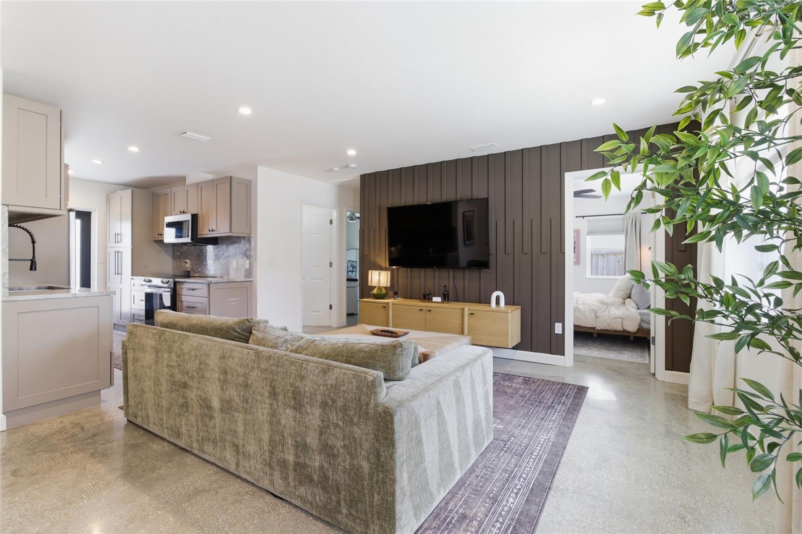 HARBOR OAKS - Residential