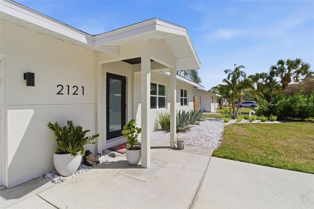 Photo of 2121 Palm Terrace, Sarasota, FL 34231 (MLS # A4684433)