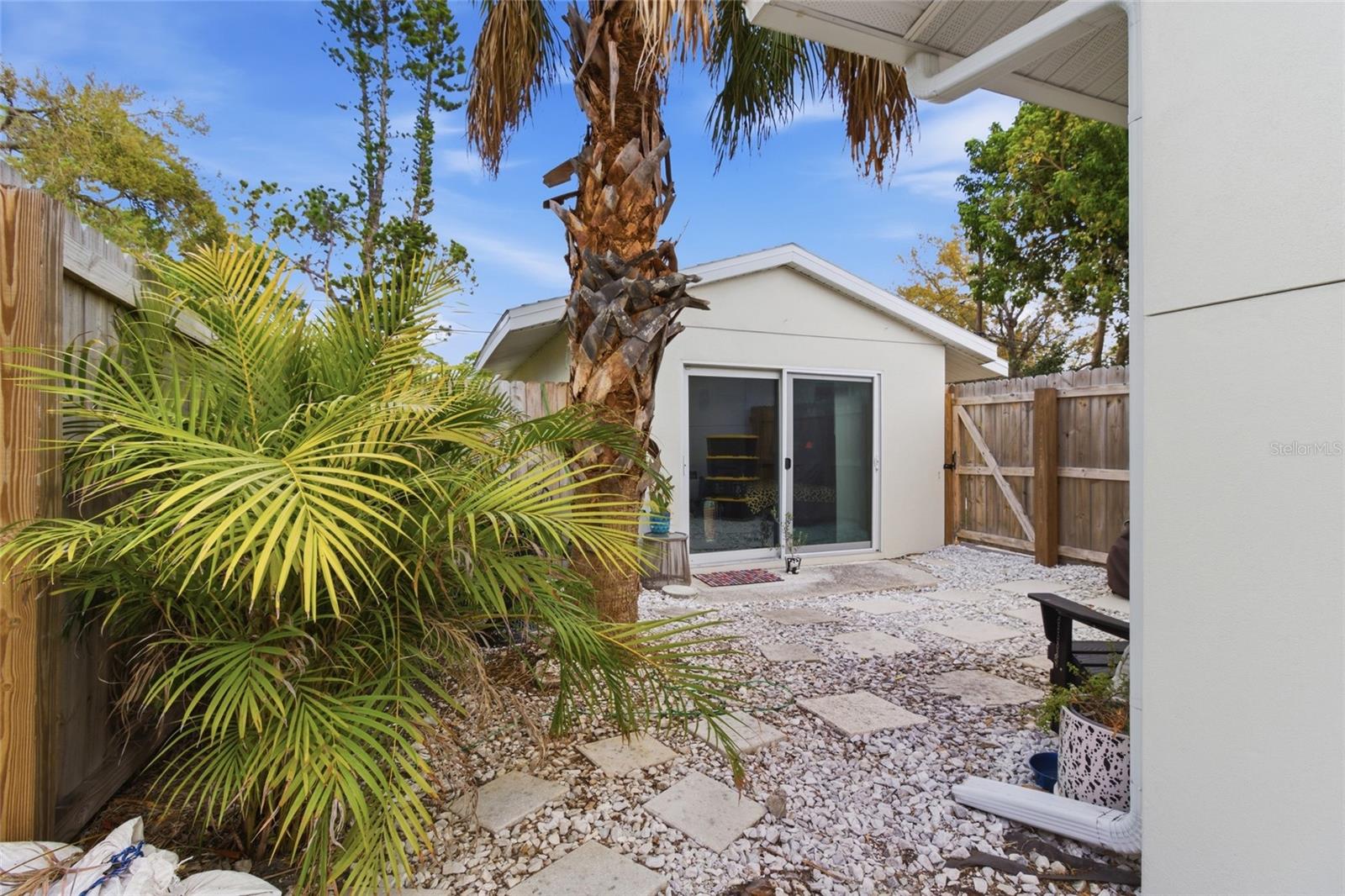 HARBOR OAKS - Residential