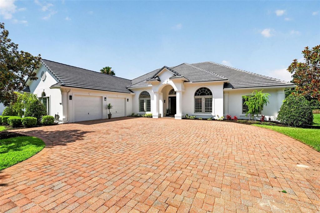 Photo of 9616 San Fernando Court, Howey In The Hills, FL 34737 (MLS # G5115579)
