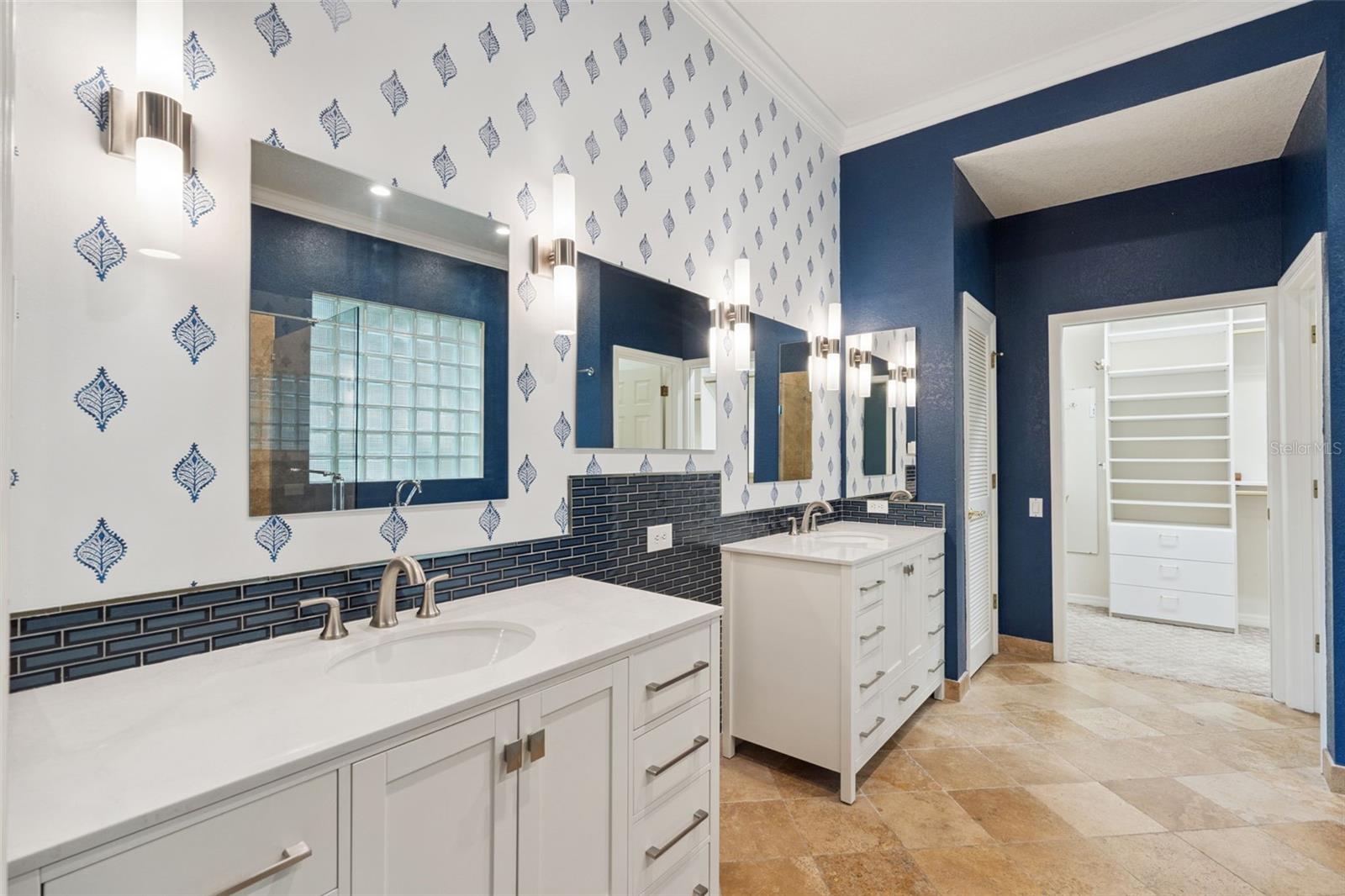 HEATHROW - MUIRFIELD VILLAGE - Residential