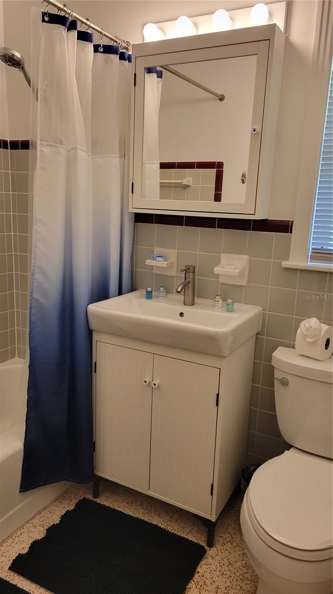 GLENWOOD PARK - Residential Lease