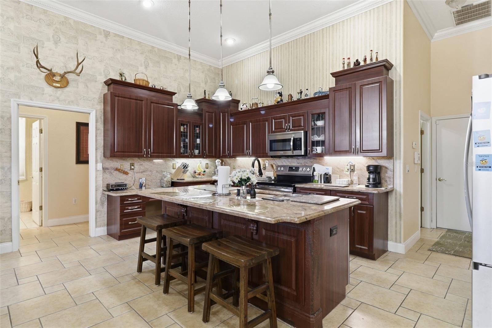 THE ESTATES OF BEACON WOODS - Residential