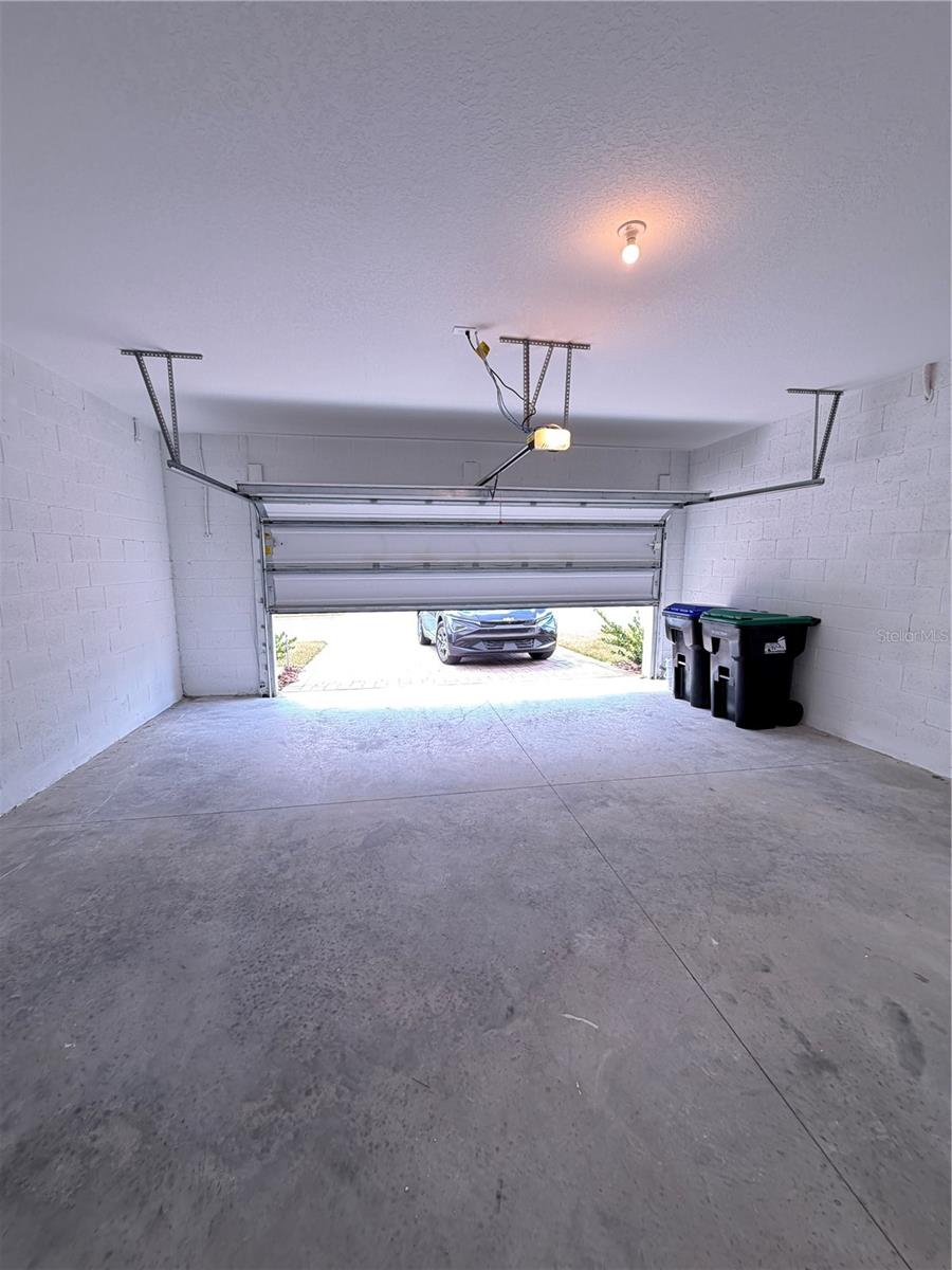 SILVERLEAF RESERVE BUNGALOWS - Residential Lease