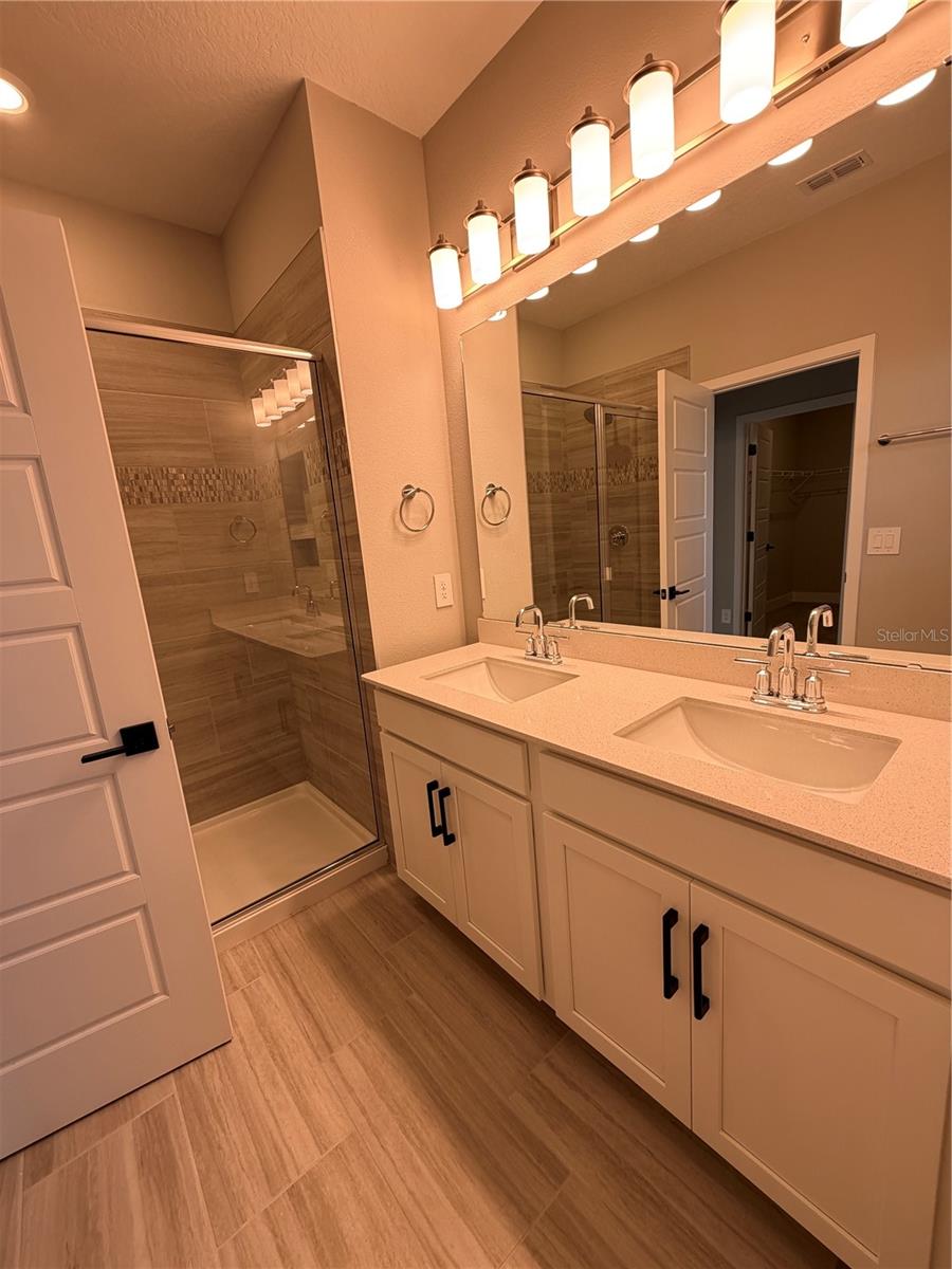 SILVERLEAF RESERVE BUNGALOWS - Residential Lease