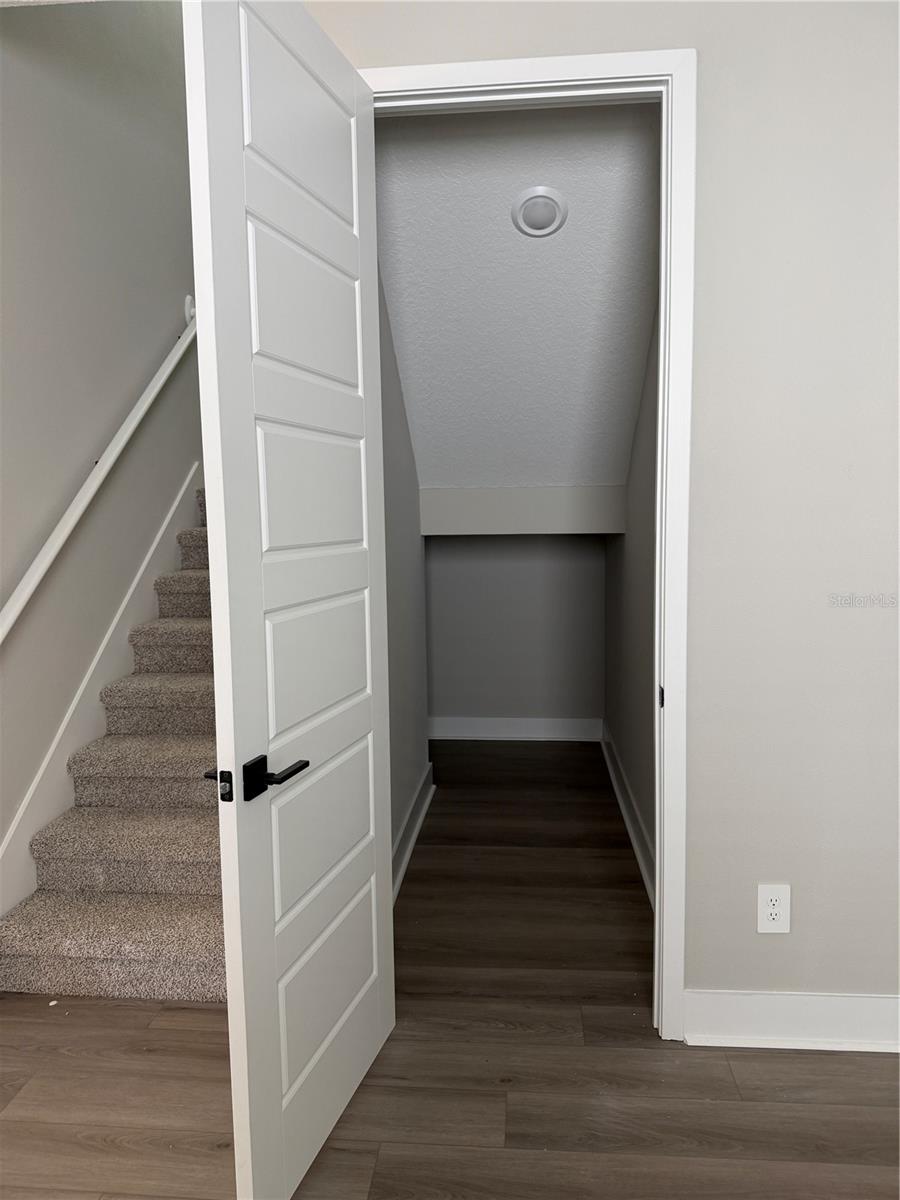 SILVERLEAF RESERVE BUNGALOWS - Residential Lease