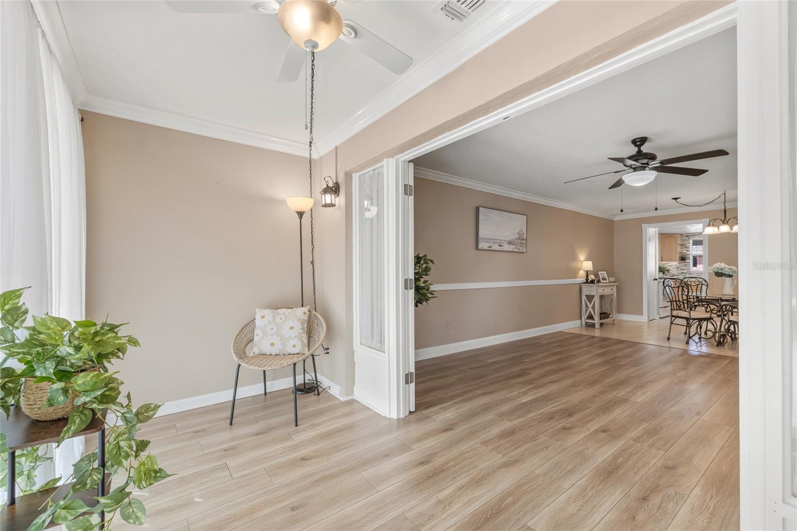 LAKE OVERLOOK APTS - Residential