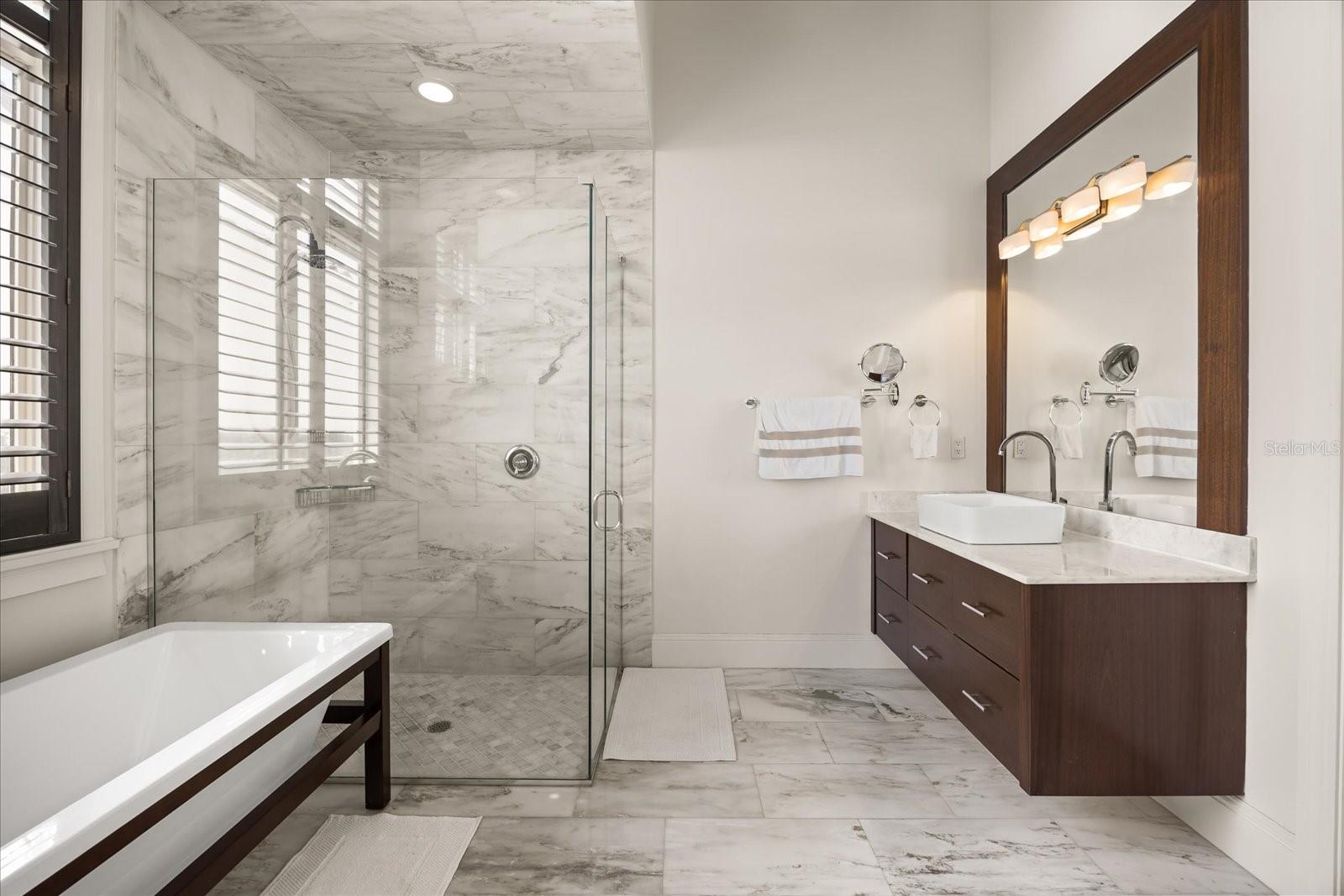 CASA DEL LAGO - Residential