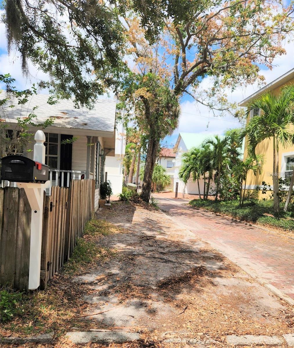 POS SUB OF BLKS G & H - Residential Lease