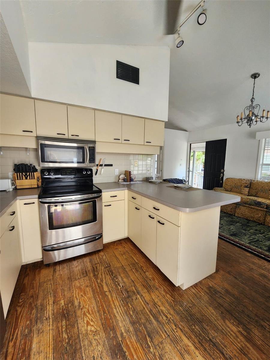 POS SUB OF BLKS G & H - Residential Lease