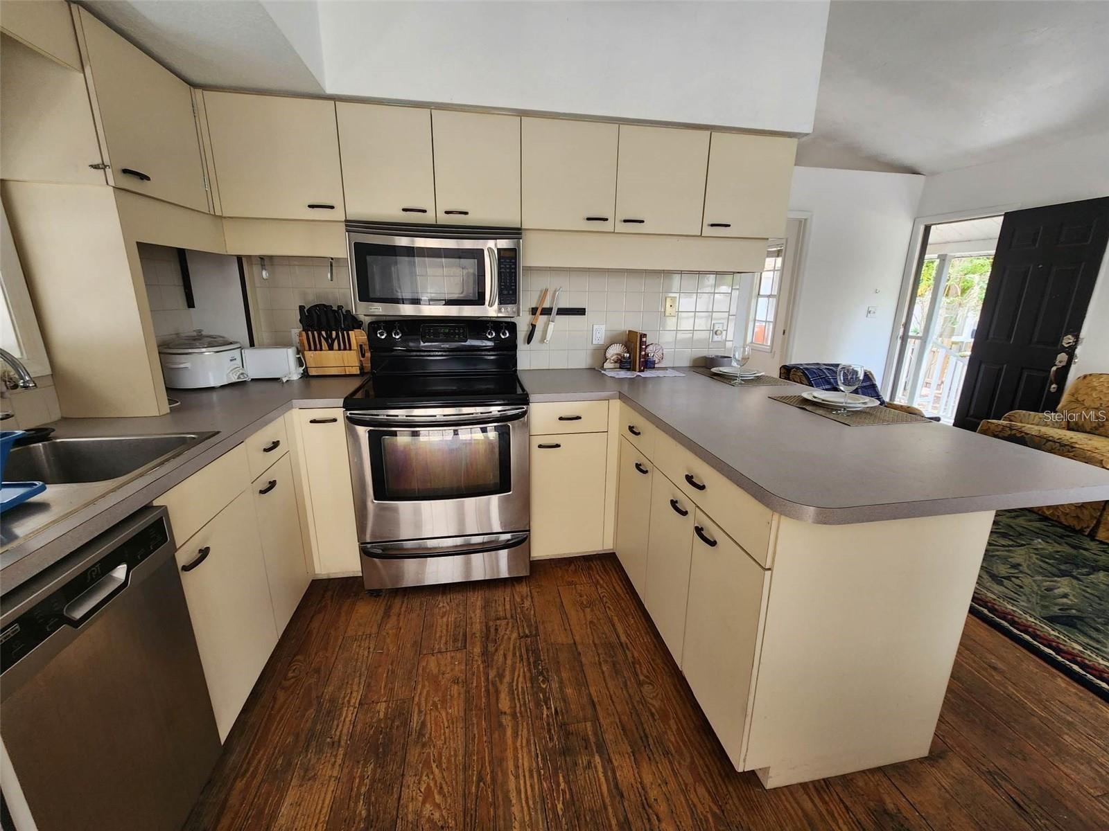 POS SUB OF BLKS G & H - Residential Lease