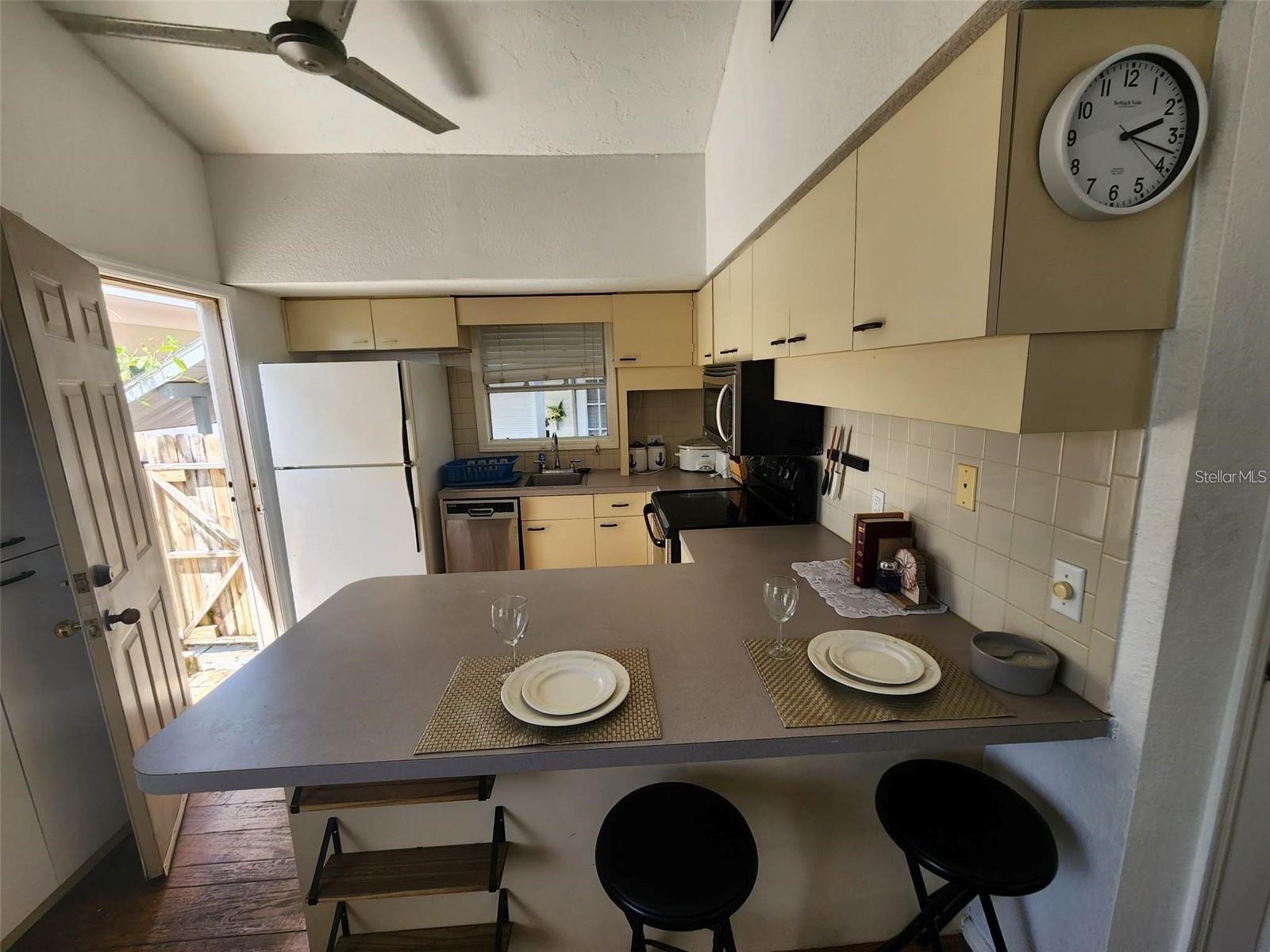 POS SUB OF BLKS G & H - Residential Lease