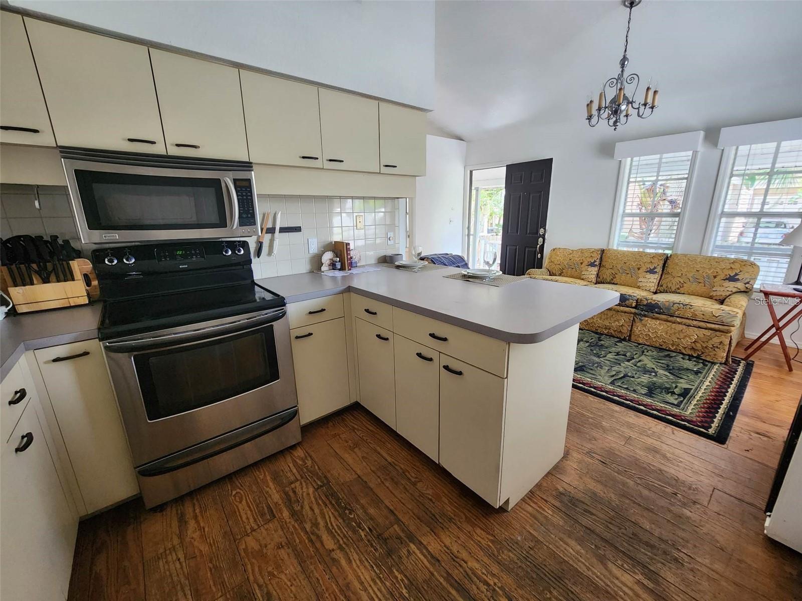 POS SUB OF BLKS G & H - Residential Lease