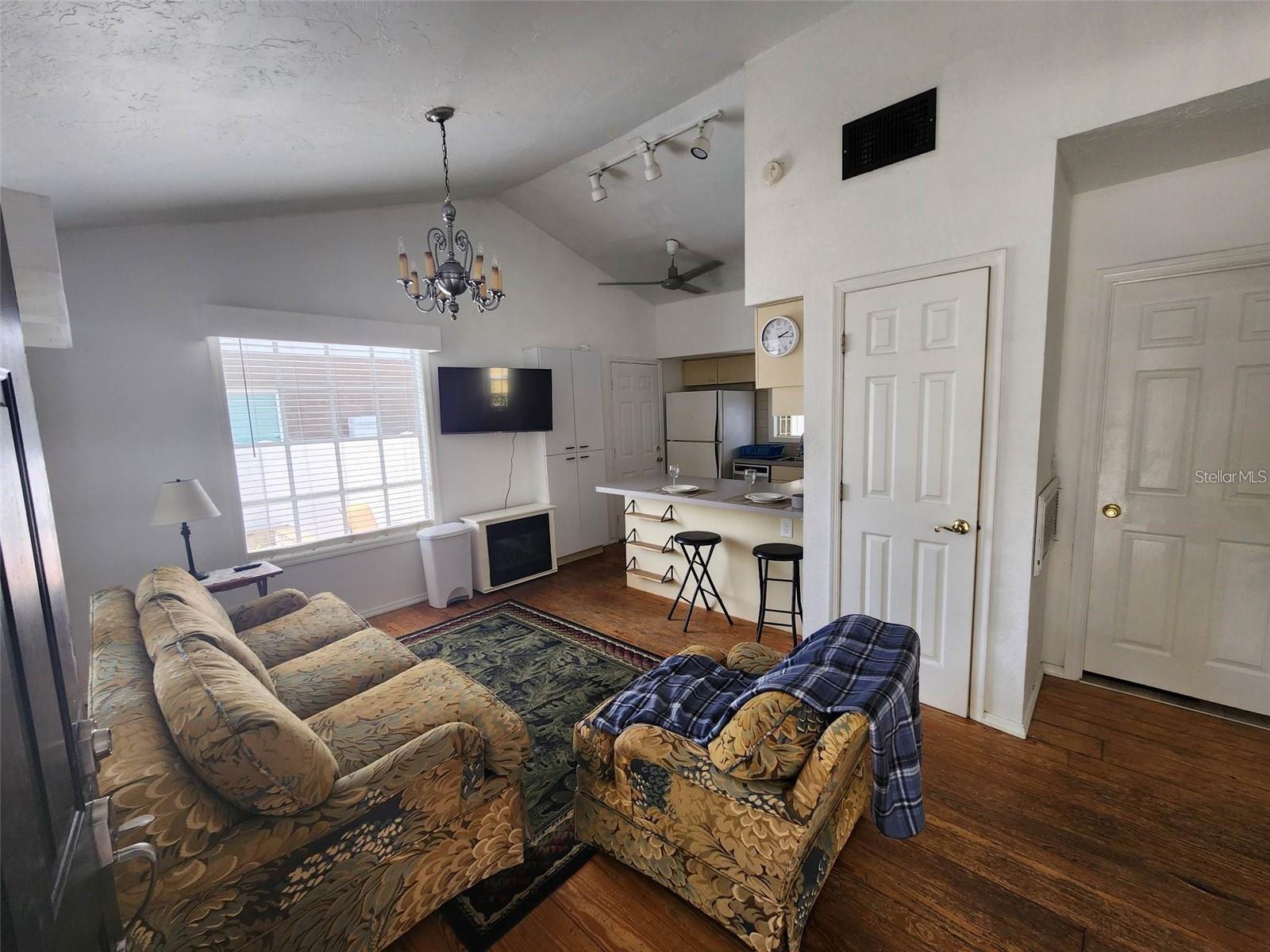 POS SUB OF BLKS G & H - Residential Lease