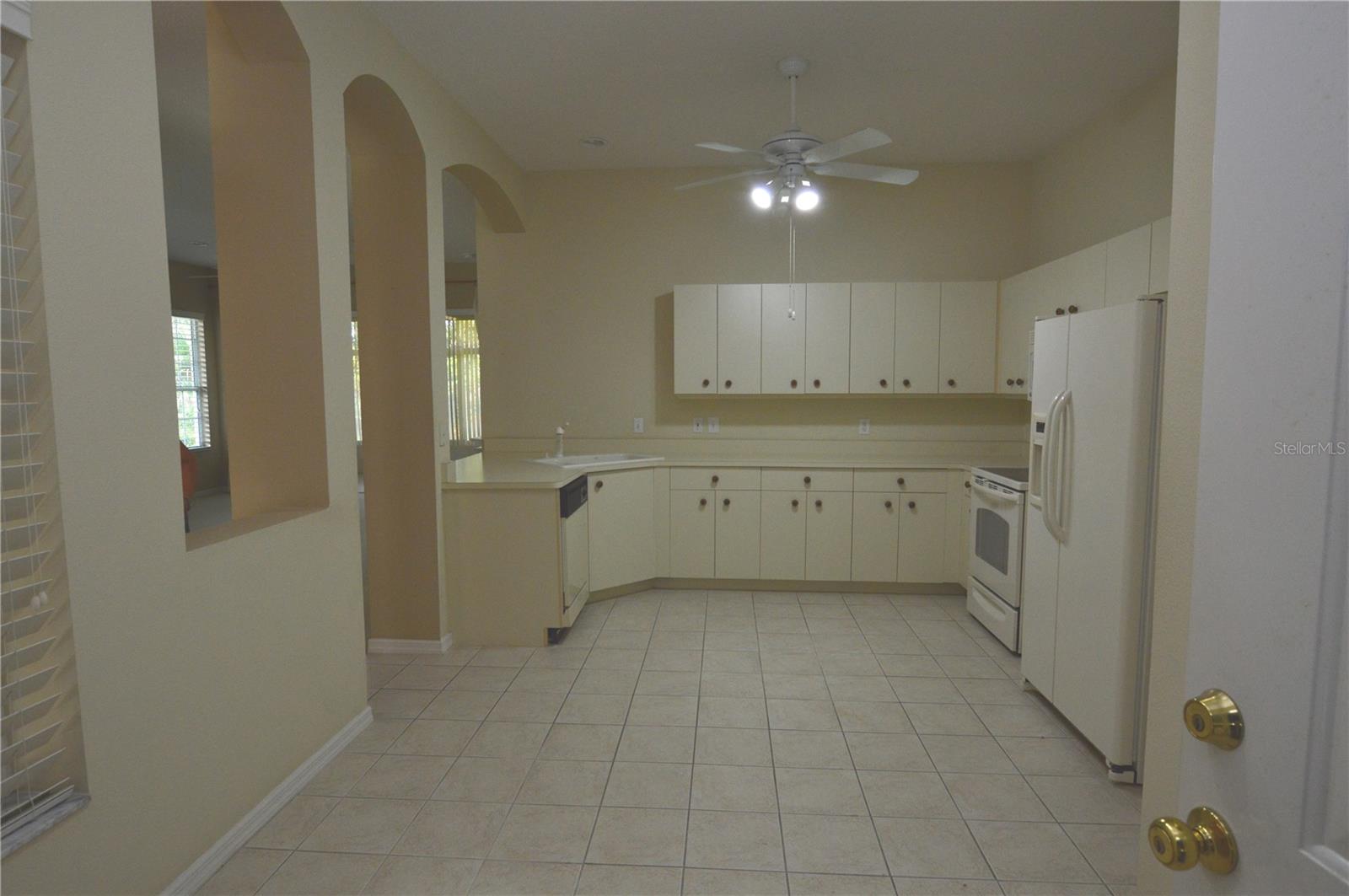 SAVANNAH SQUARE - Residential