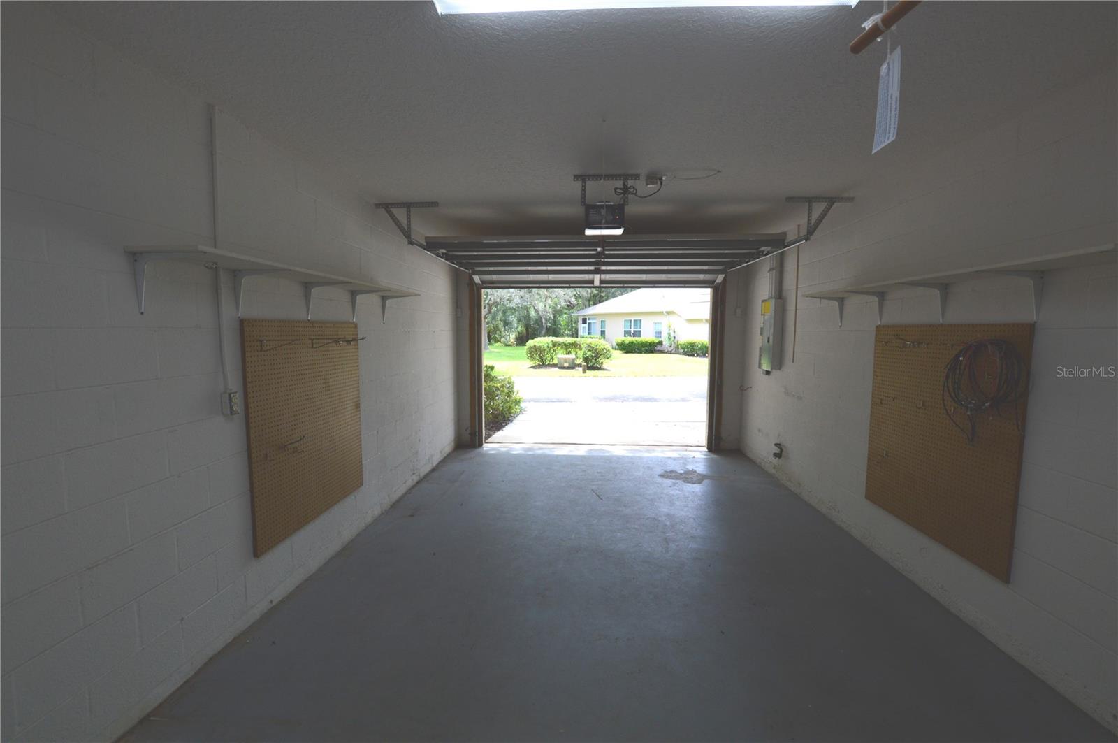 SAVANNAH SQUARE - Residential