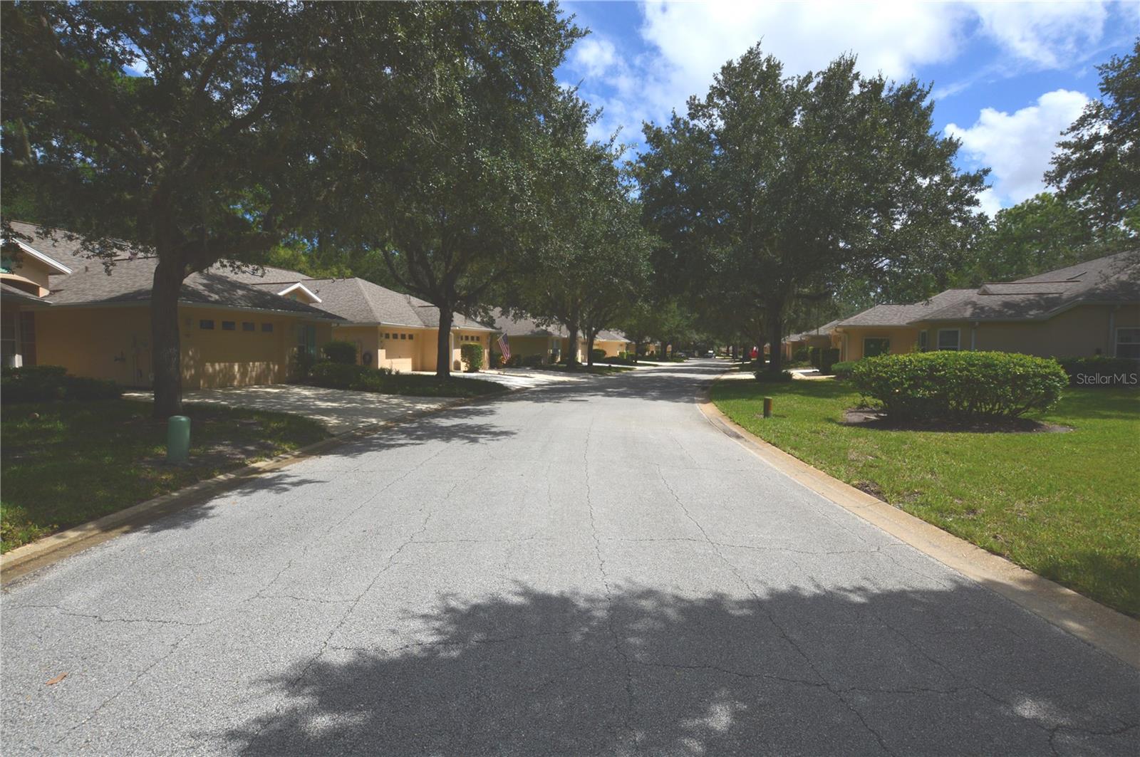 SAVANNAH SQUARE - Residential