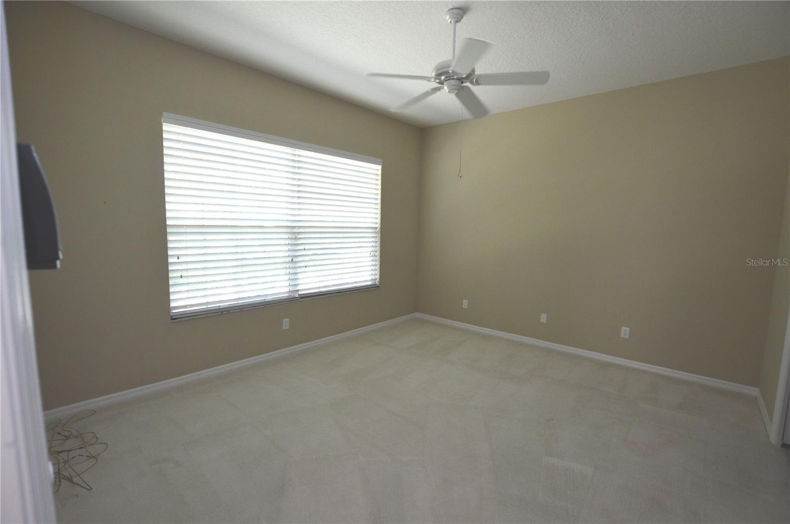 SAVANNAH SQUARE - Residential