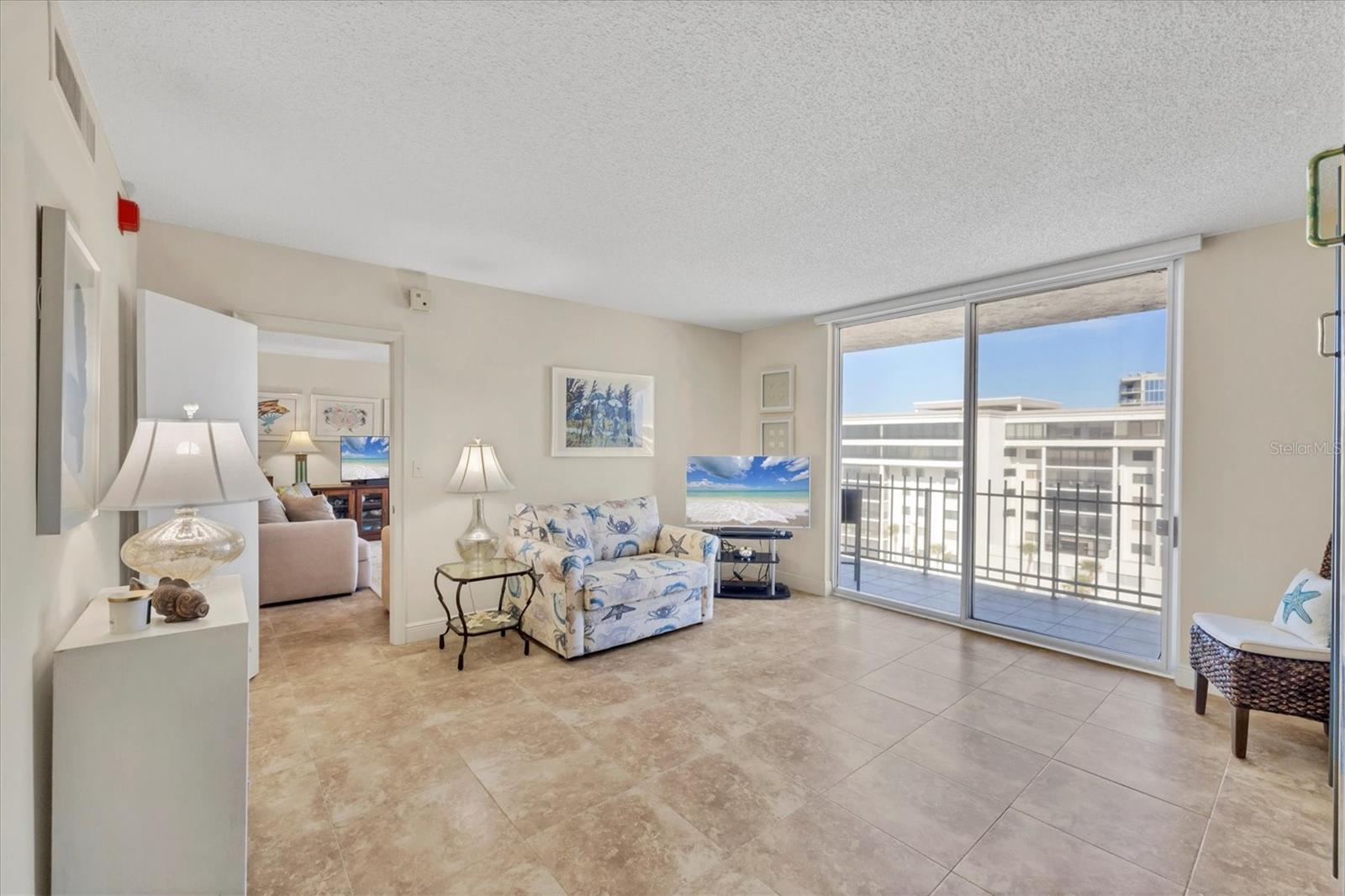 LIDO BEACH CLUB - Residential