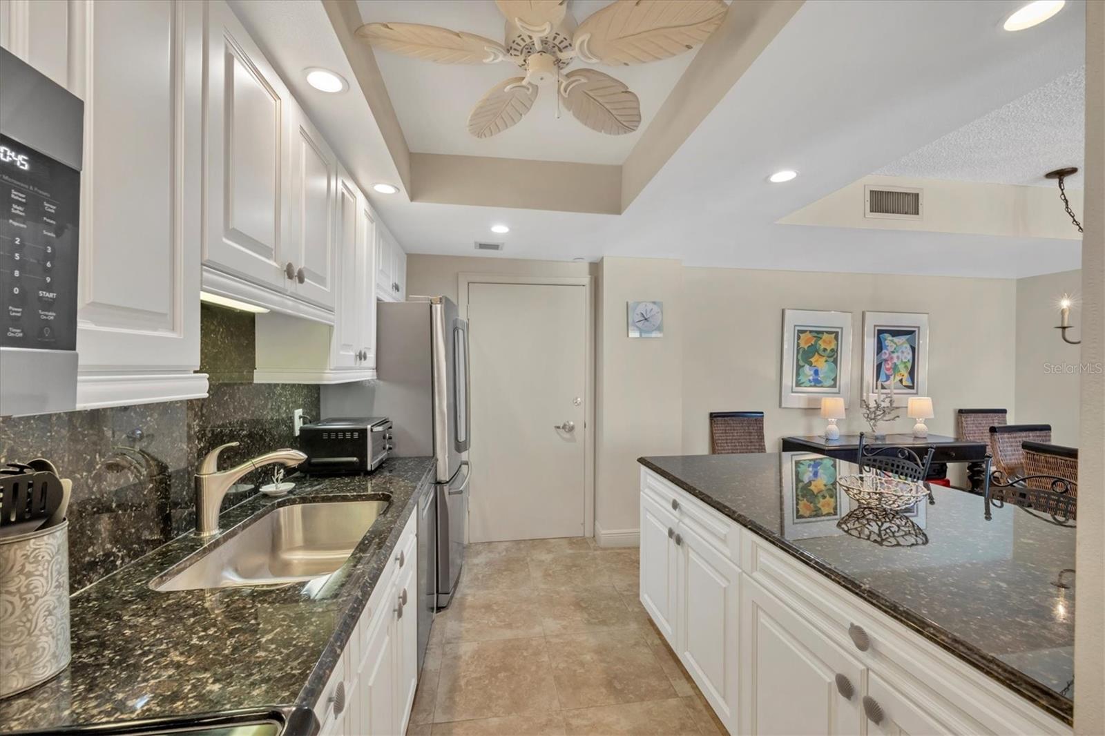 LIDO BEACH CLUB - Residential