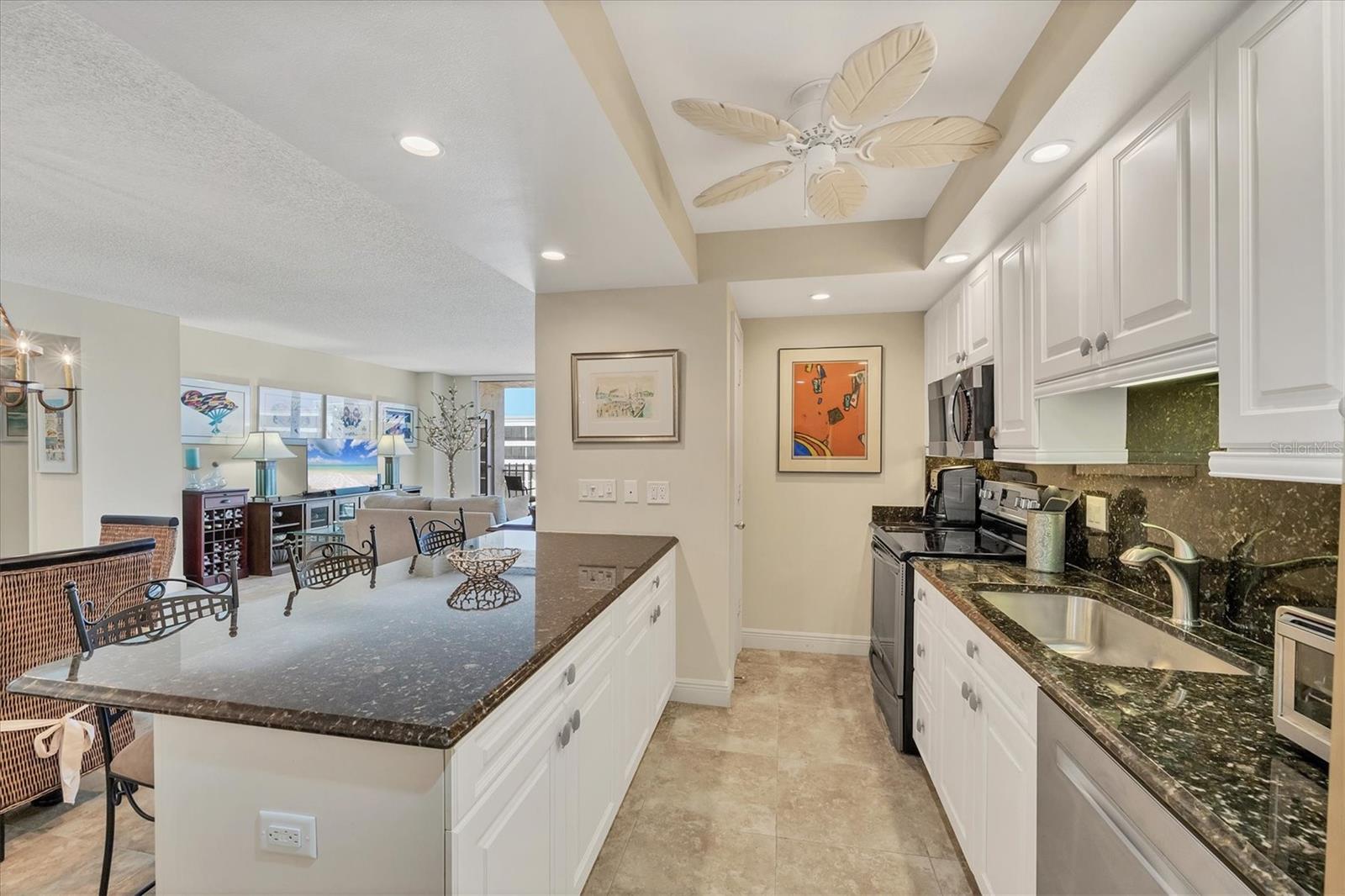 LIDO BEACH CLUB - Residential