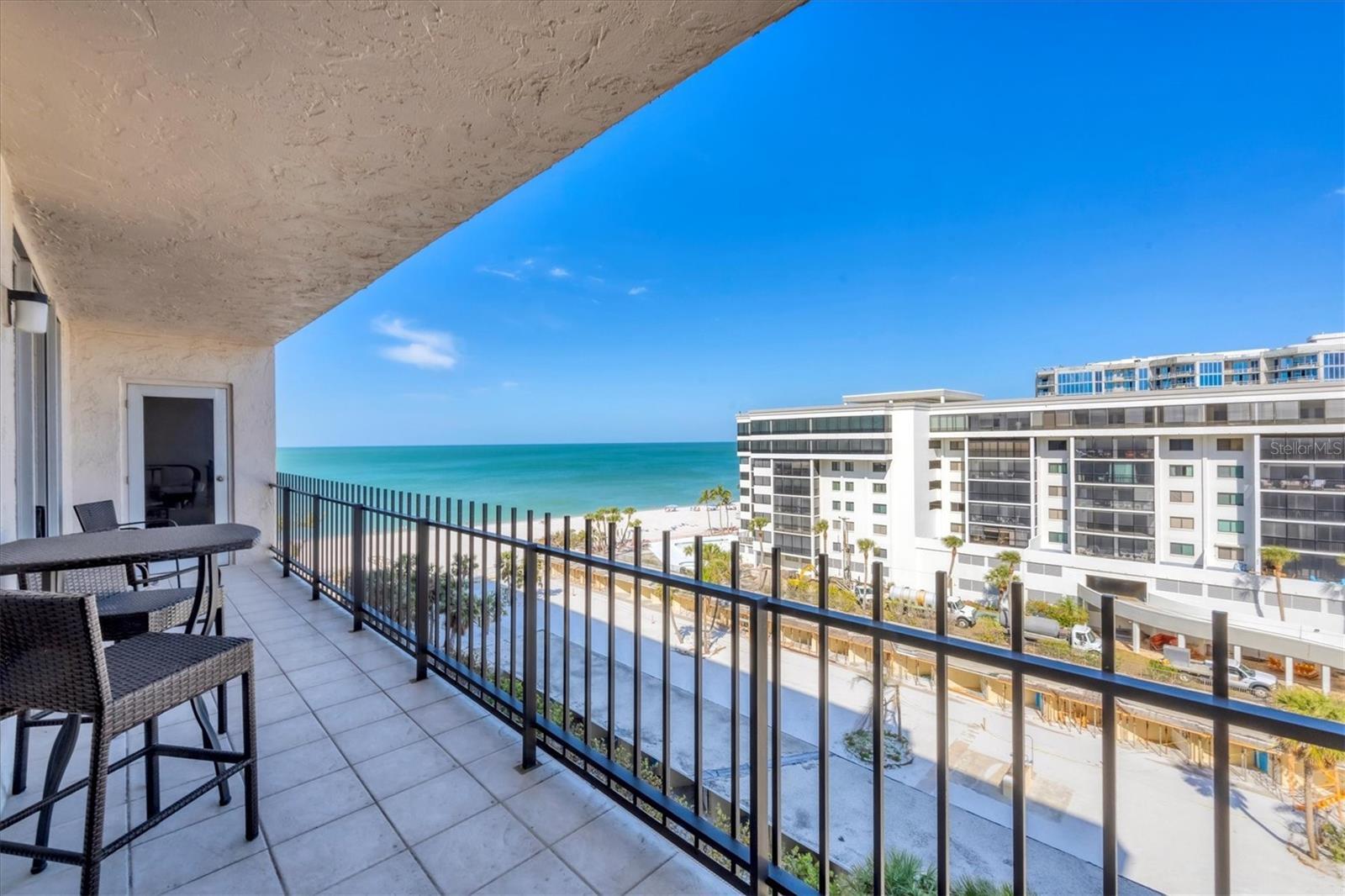 LIDO BEACH CLUB - Residential