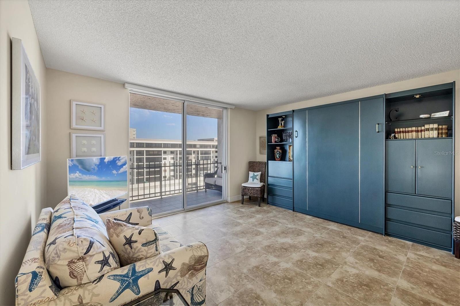 LIDO BEACH CLUB - Residential