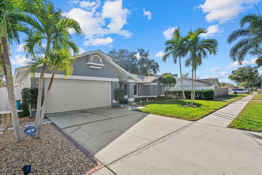 Photo of 9320 126th Avenue, Largo, FL 33773 (MLS # A4677605)