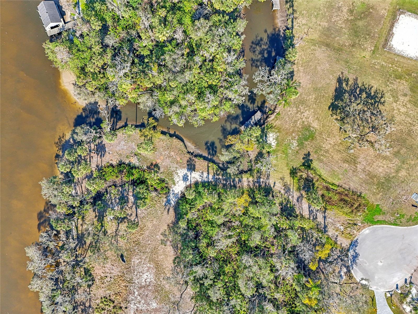 ALAFIA POINTE ESTATES - Land