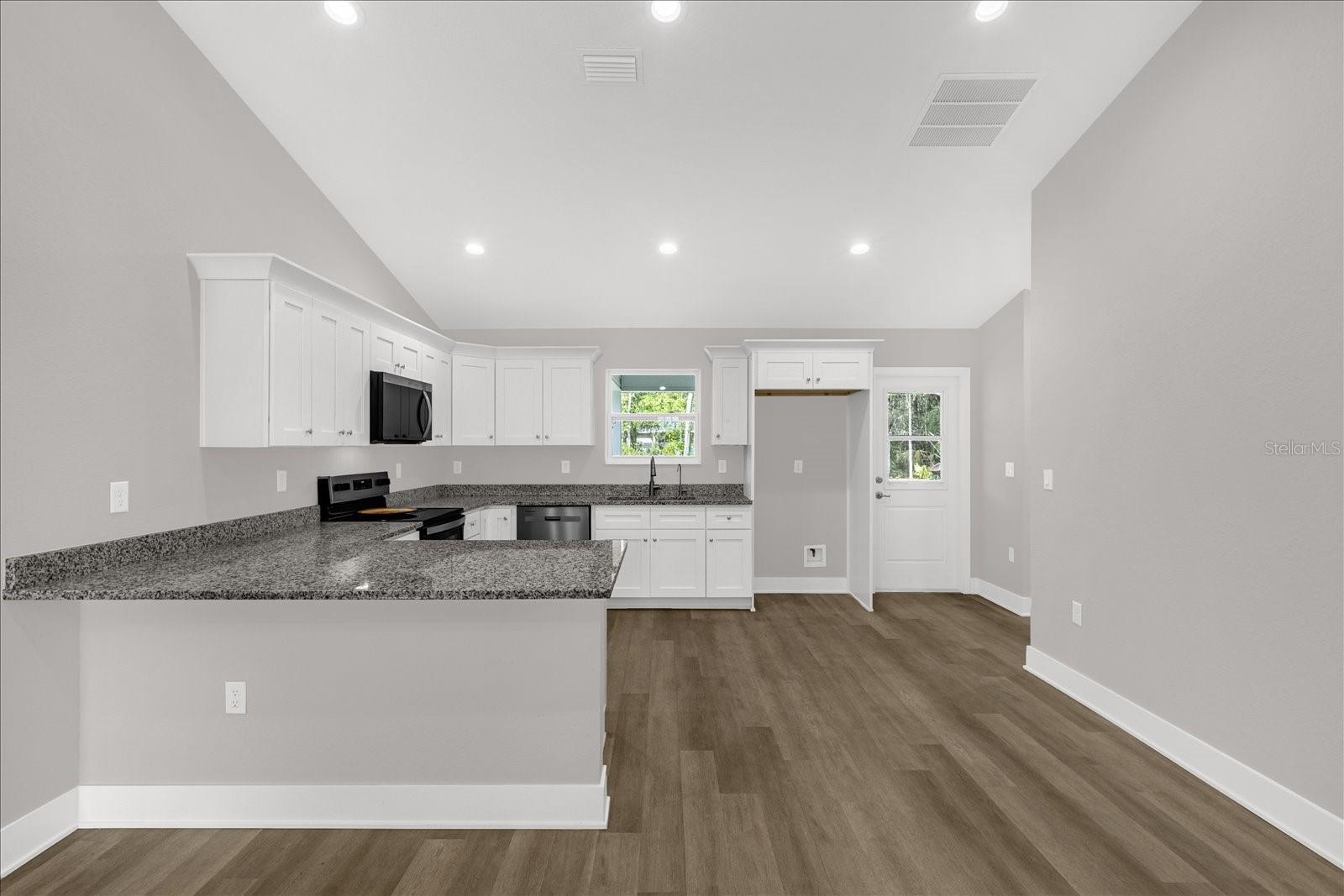 RAINBOW LAKES ESTATE - Residential