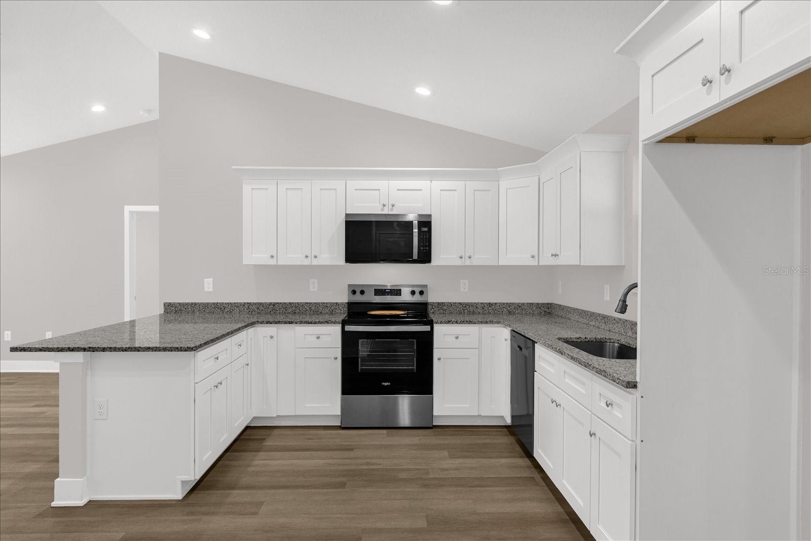 RAINBOW LAKES ESTATE - Residential