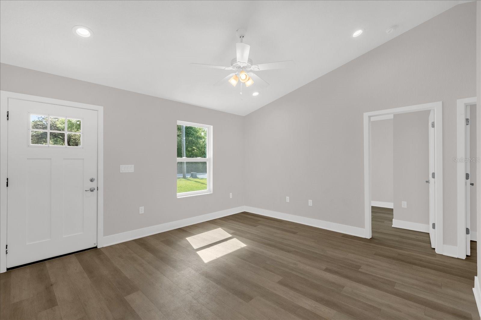 RAINBOW LAKES ESTATE - Residential