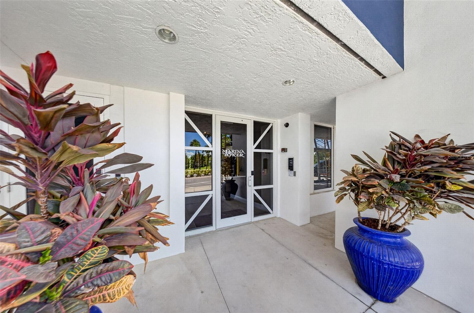 1233 N GULFSTREAM AVENUE 401, SARASOTA, FL, 34236 1 1233 N GULFSTREAM AVENUE 401