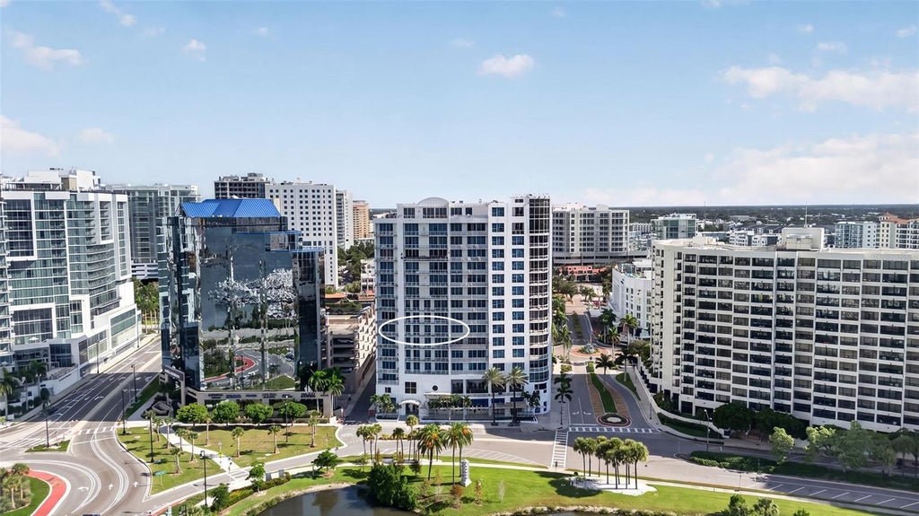 Photo of 1233 N Gulfstream Avenue #401, Sarasota, FL 34236 (MLS # A4704861)