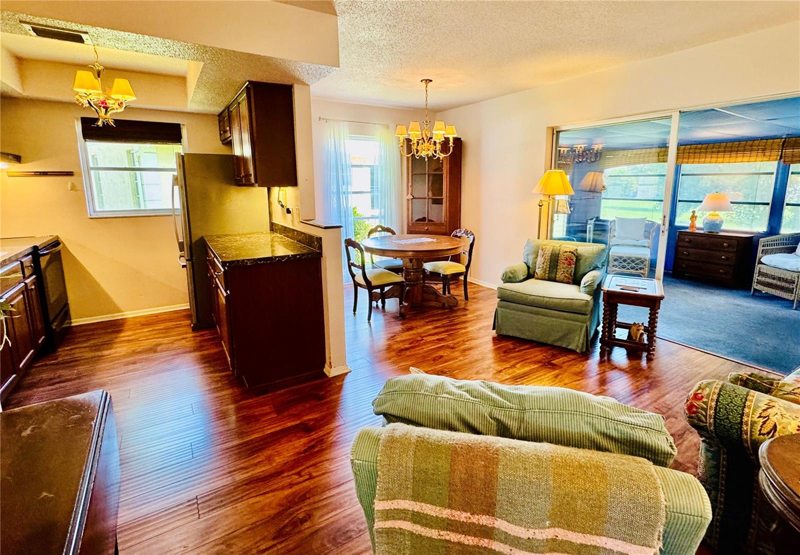HEATHER HILL APTS - Residential