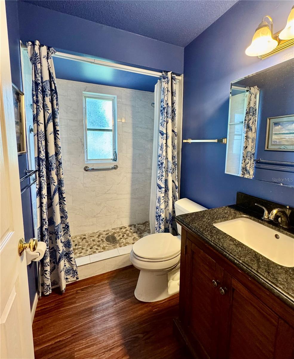 HEATHER HILL APTS - Residential