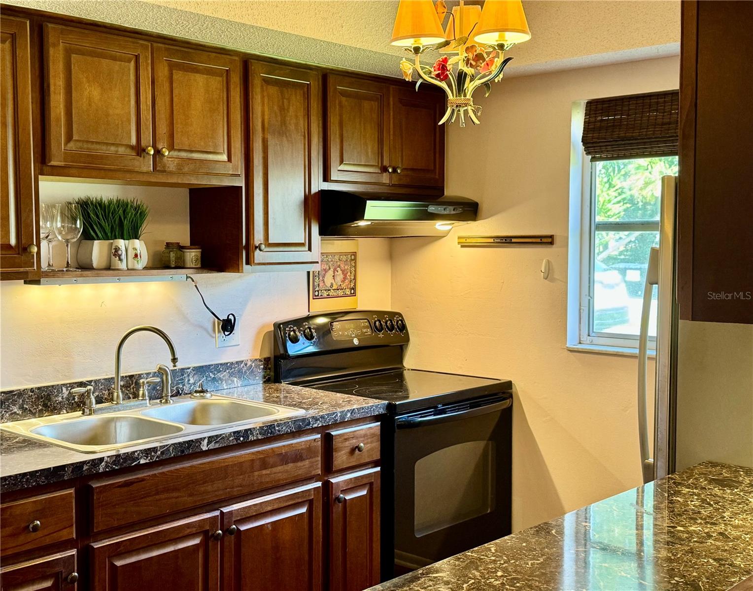 HEATHER HILL APTS - Residential