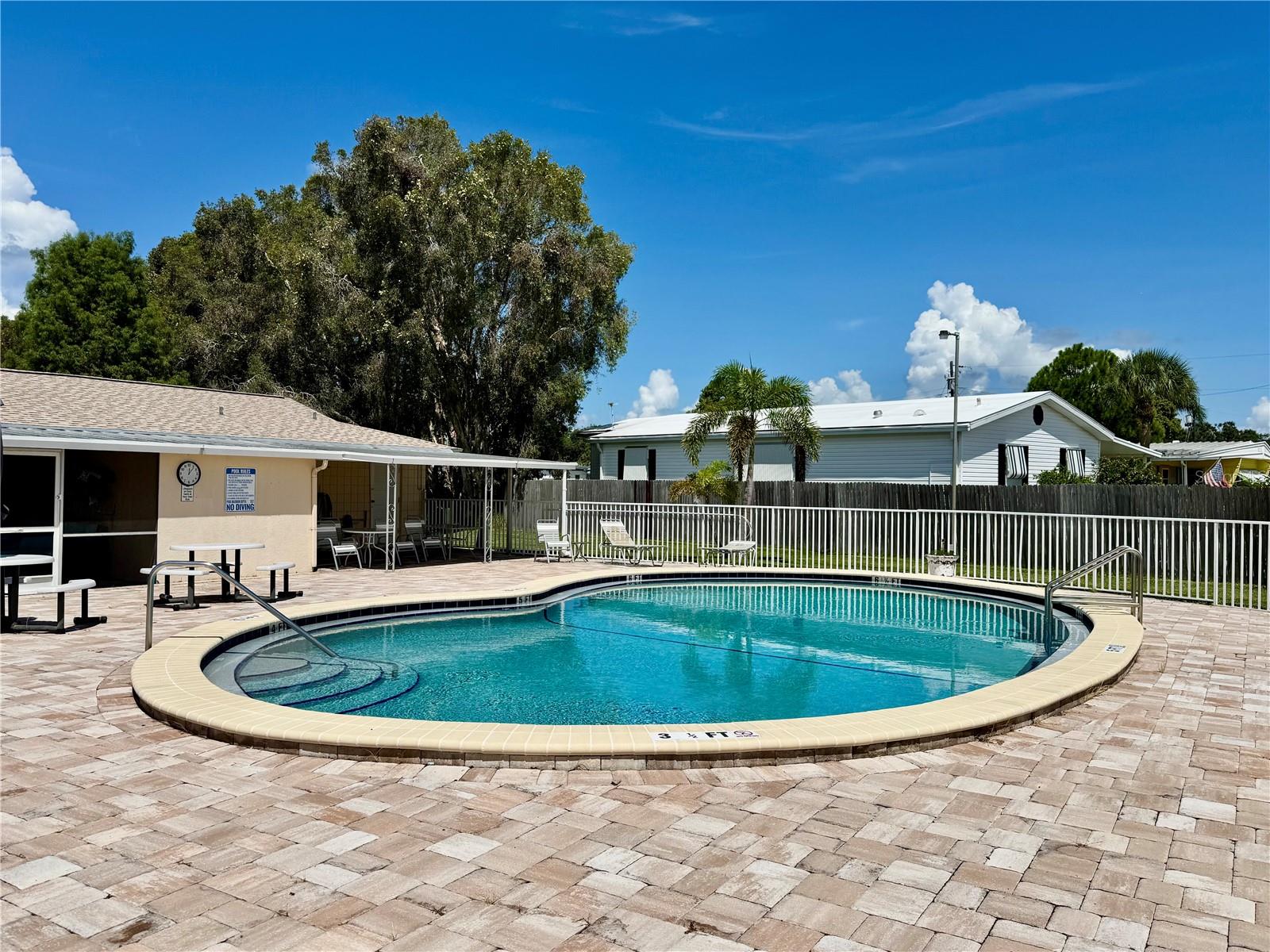 HEATHER HILL APTS - Residential