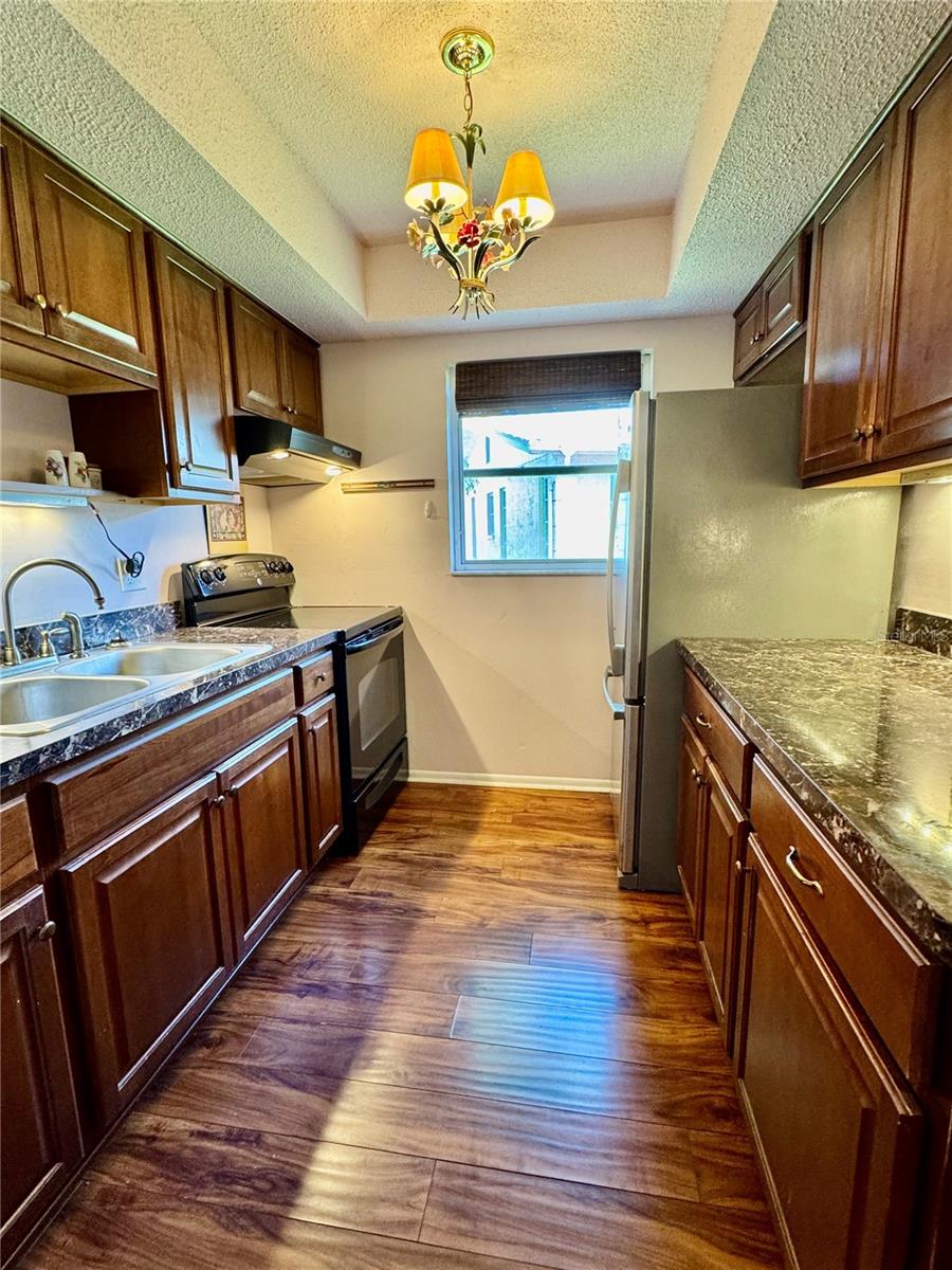 HEATHER HILL APTS - Residential