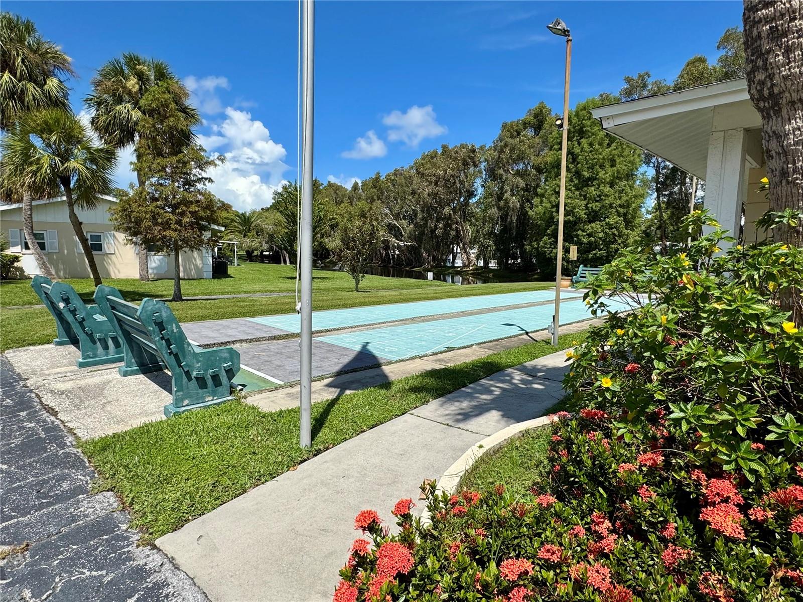 HEATHER HILL APTS - Residential