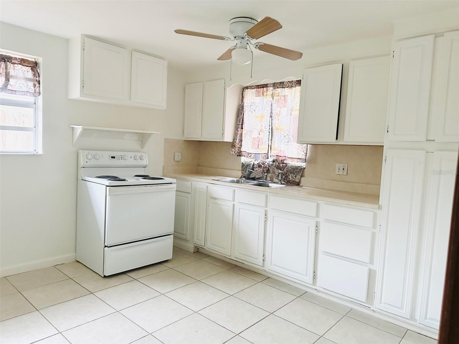 GREENLAND GROVES - Residential