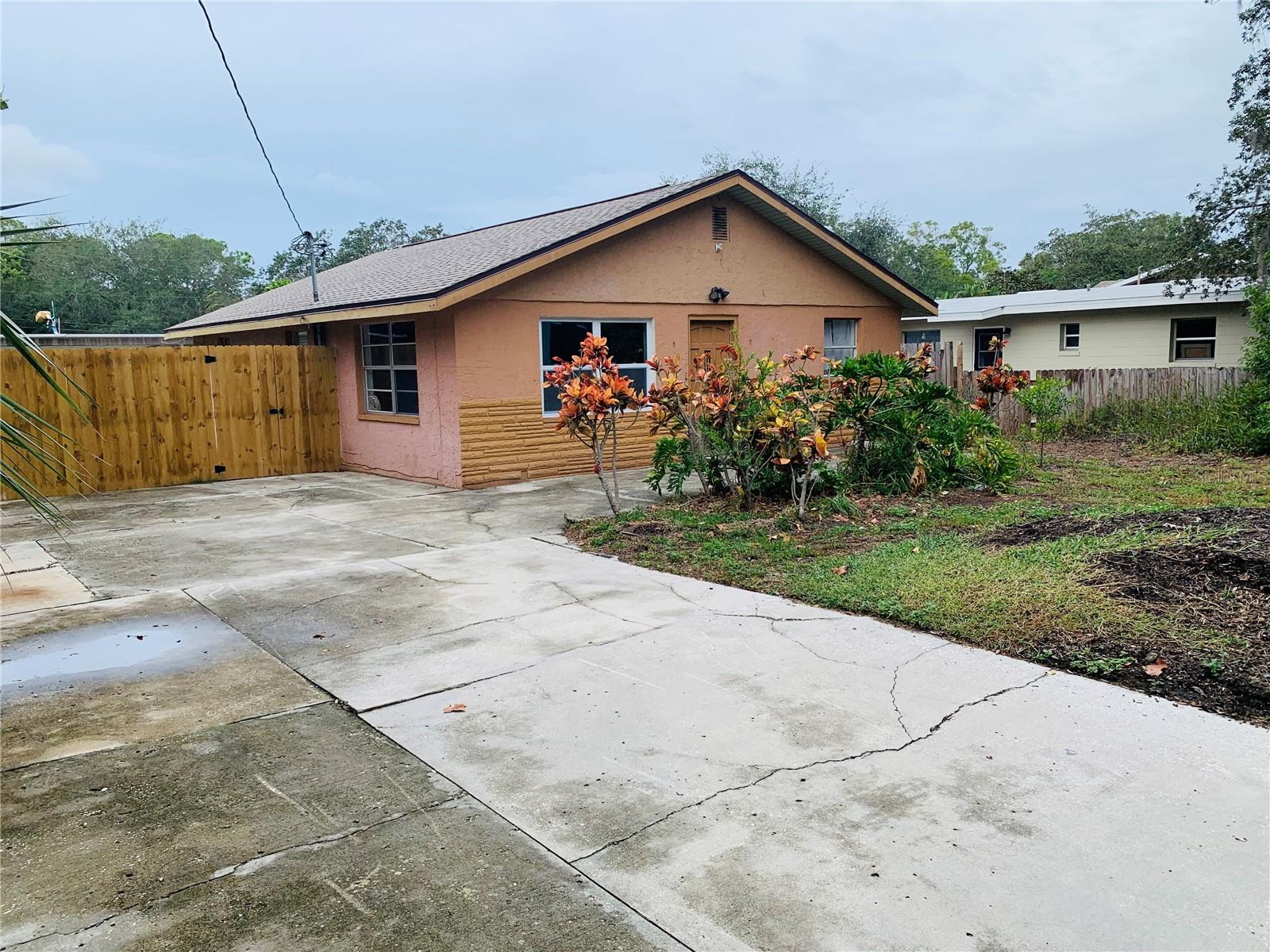 GREENLAND GROVES - Residential