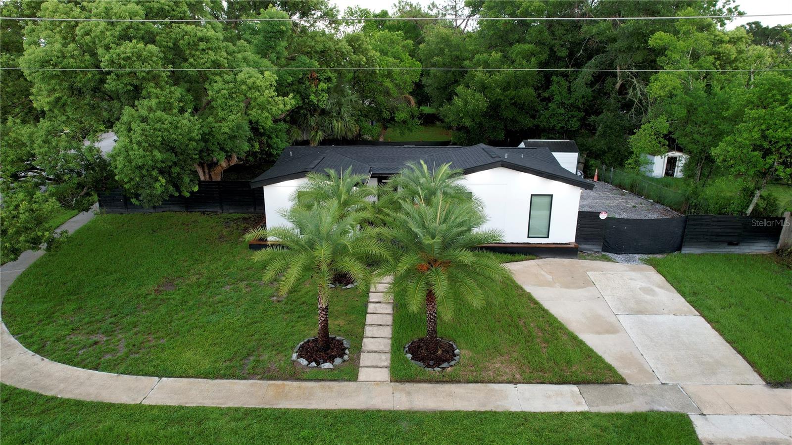 1131 W PAGE DRIVE