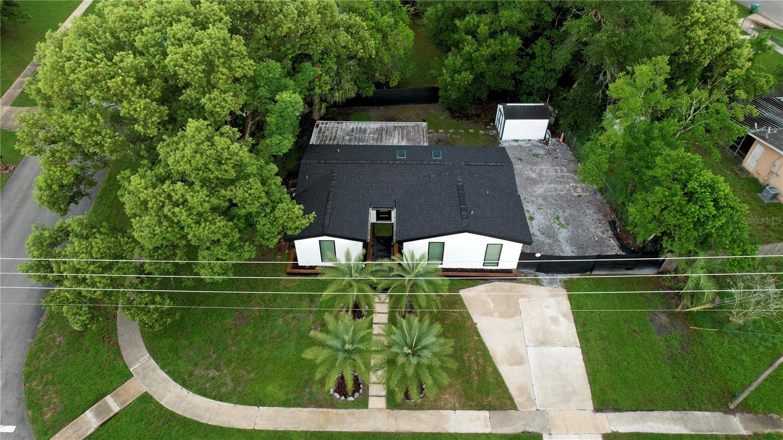 1131 W PAGE DRIVE