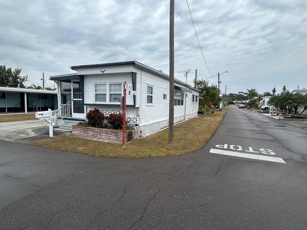 Photo of 800 32nd Avenue S #727, St Petersburg, FL 33705 (MLS # TB8471396)