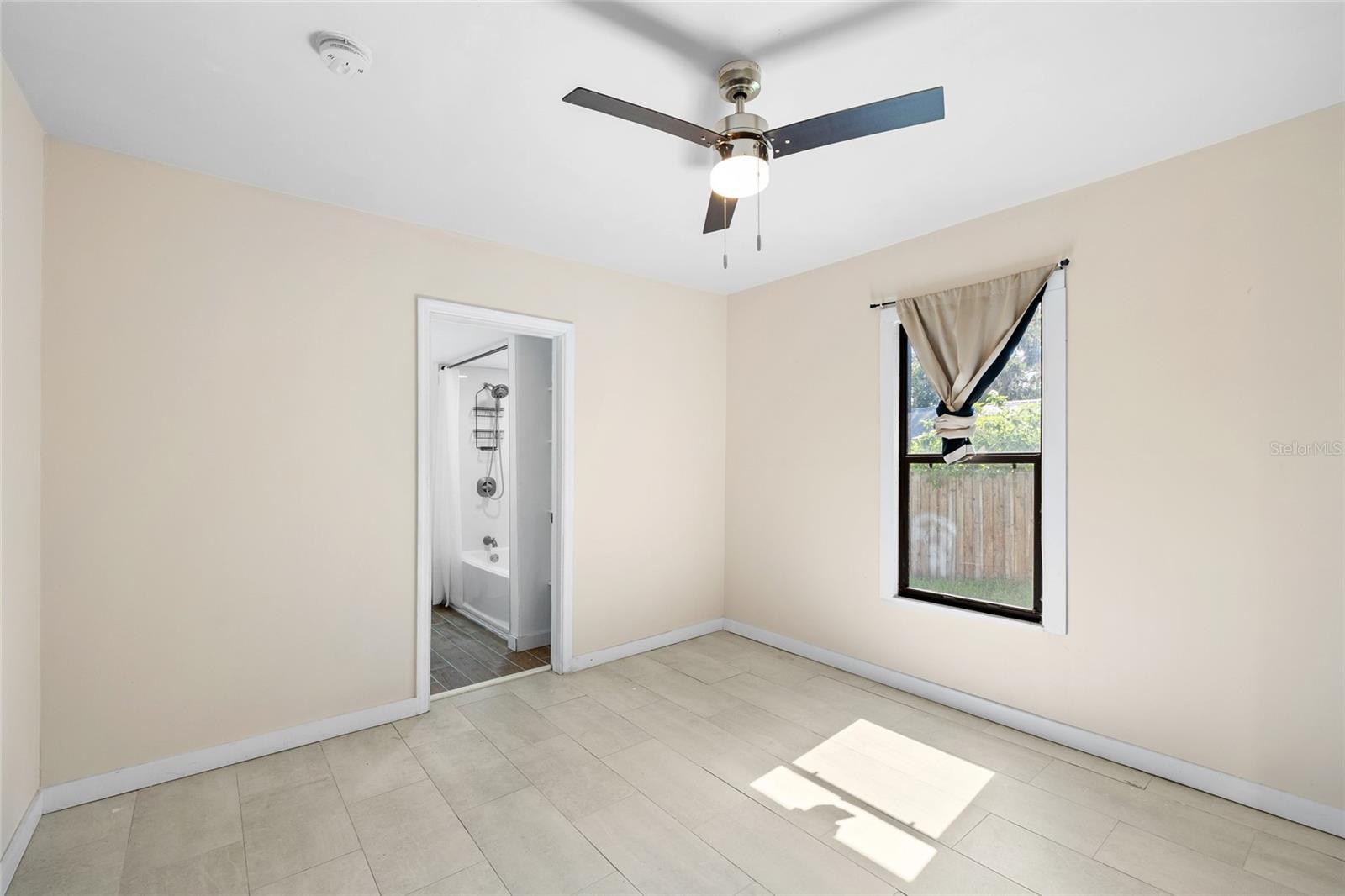 DEVANE & LOWRY SUB O - Residential