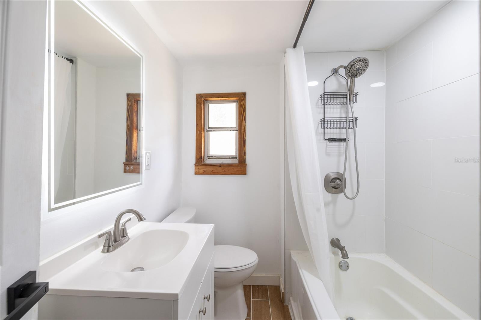 DEVANE & LOWRY SUB O - Residential