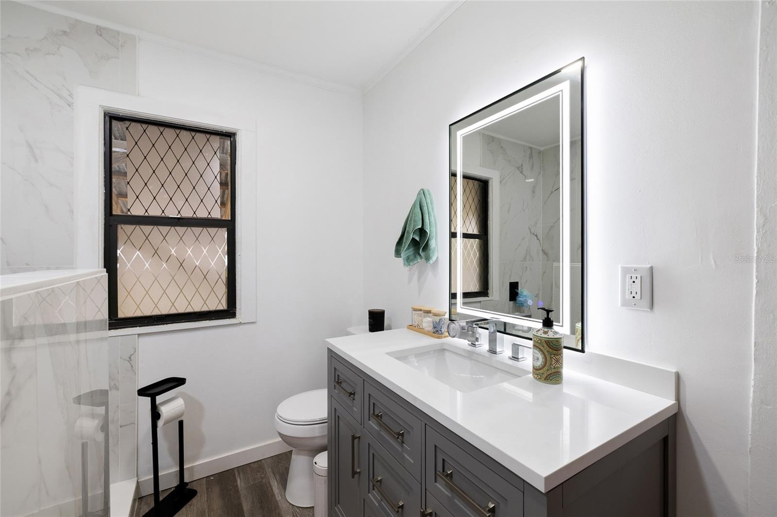 DEVANE & LOWRY SUB O - Residential