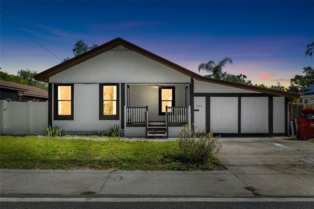 Photo of 504 E Calhoun Street, Plant City, FL 33563 (MLS # TB8496403)